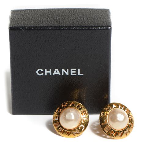 chanel pearl earrings 2018|chanel gold clip on earrings.